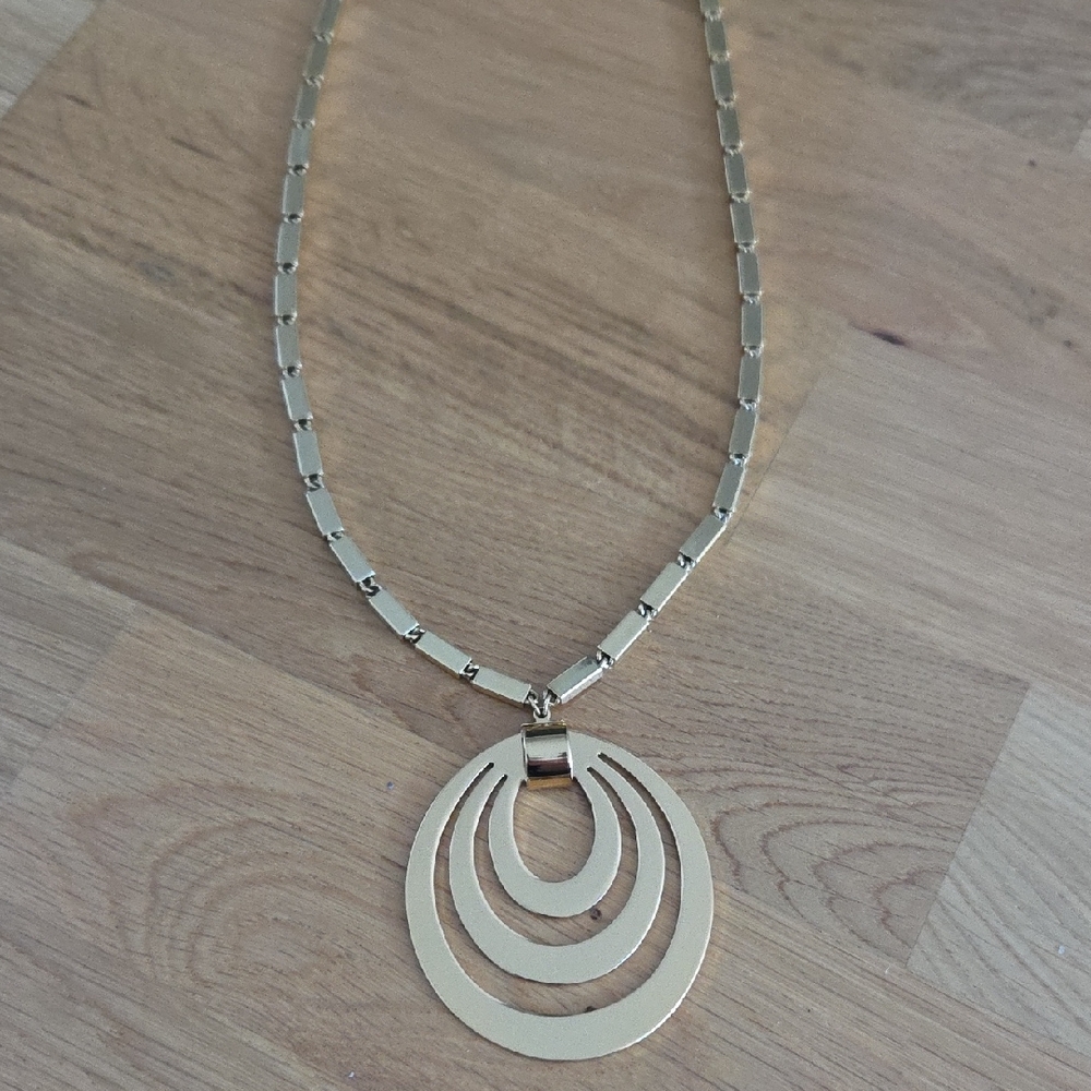 Gold Pendant Necklace
